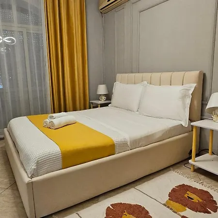 In Апартаменты Тирана